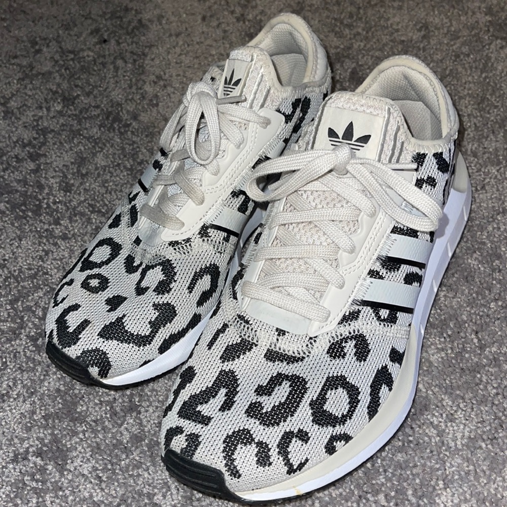 Adidas white and black cheetah leopard print tennis shoes size 9